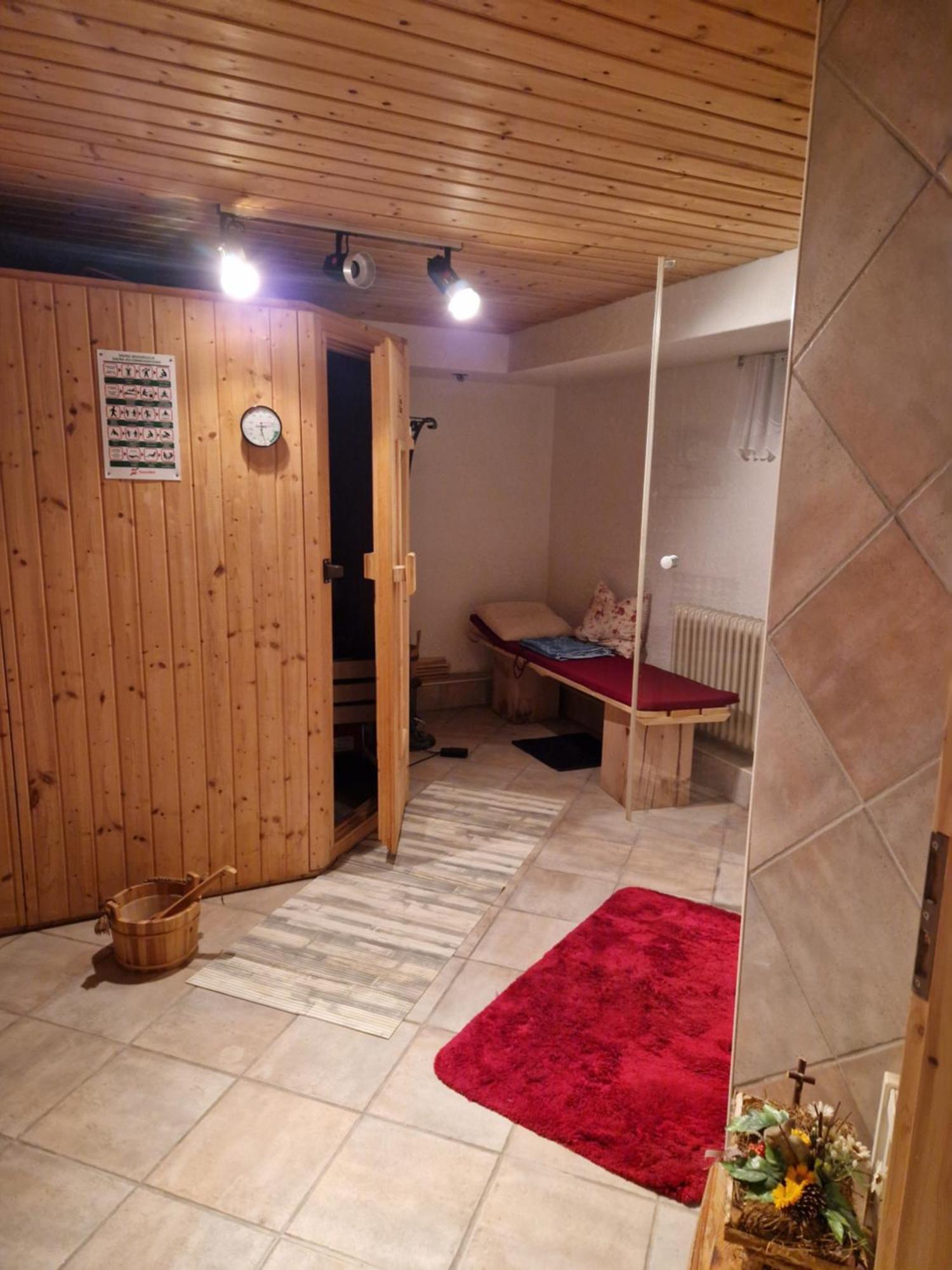 Grosses Gemuetliches Zimmer Mit Eigener Dusche Und Sauna Auf Wunsch Rheinstetten Kültér fotó